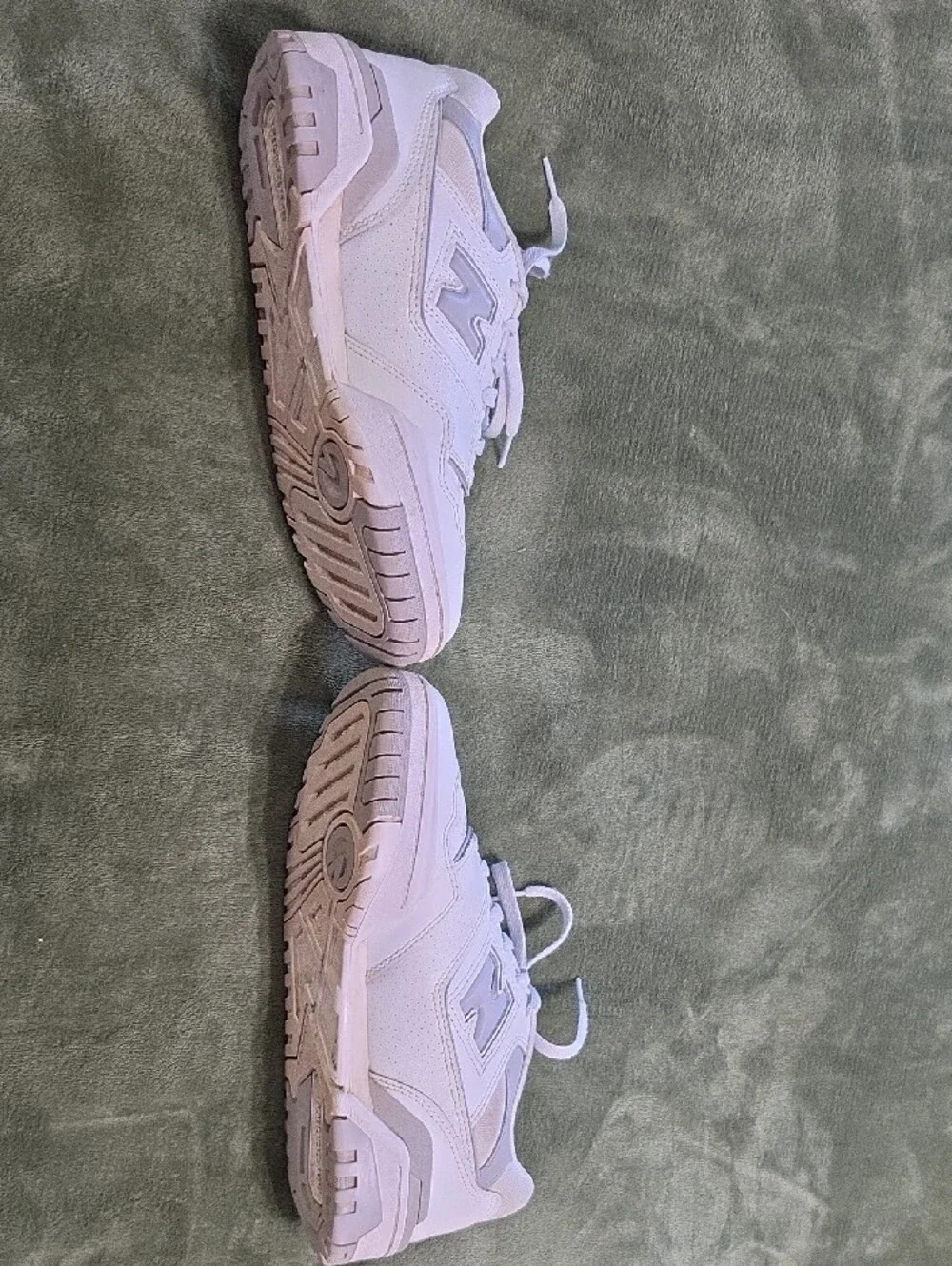 New Balance 550 white leather Sneakers 7.5 Mens, 9 Womens